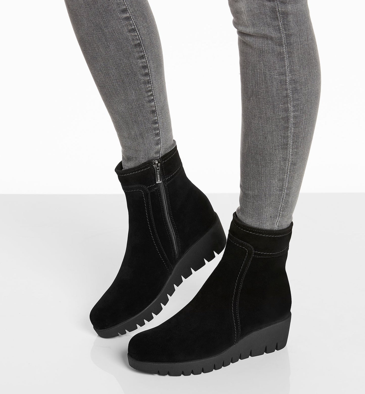 La Canadienne TOKEN SUEDE WEDGE BOOTIE Women