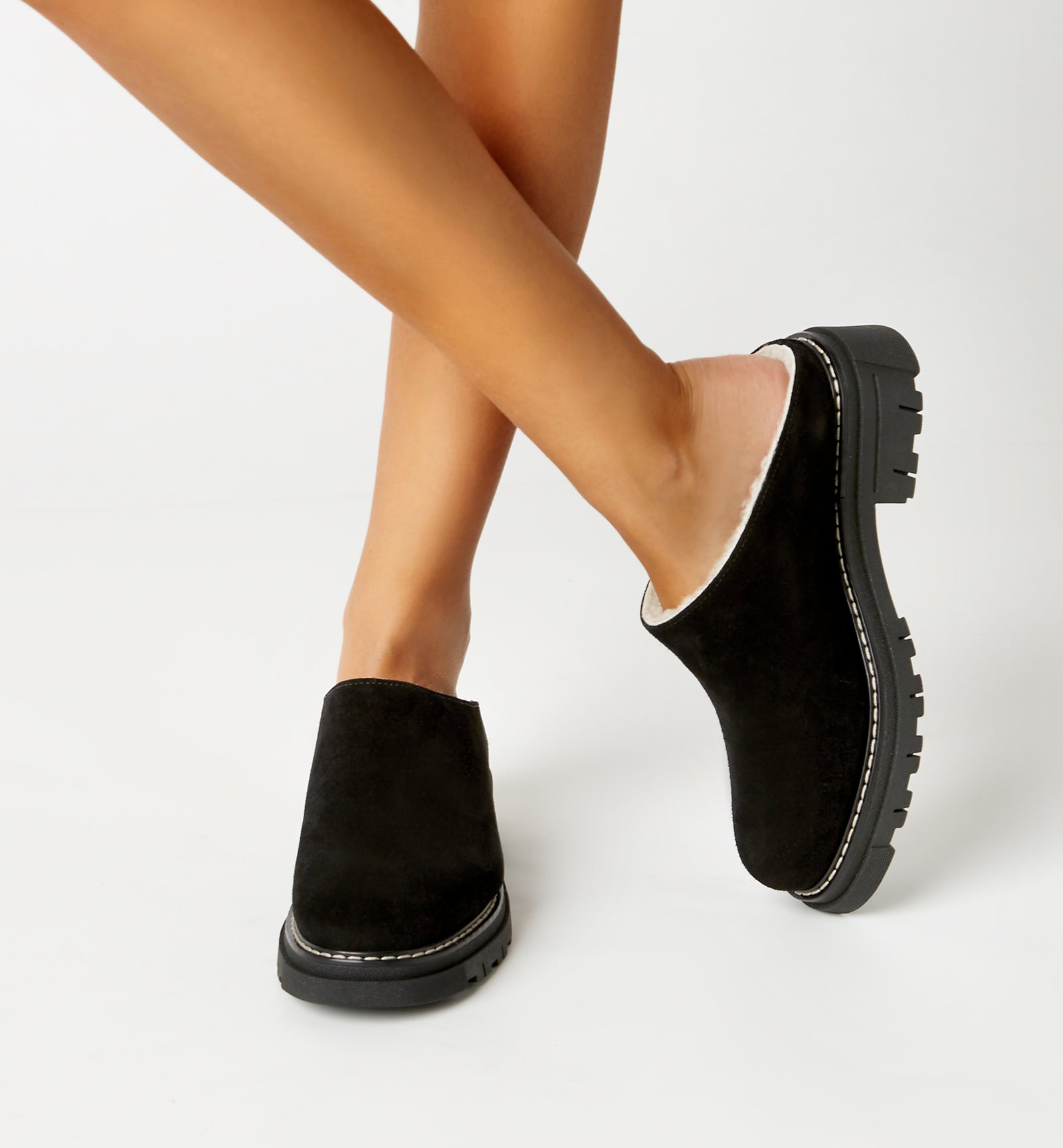 La Canadienne DEA SHEARLING-LINED SUEDE MULE Women