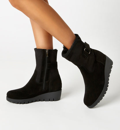 La Canadienne TROY SHEARLING-LINED SUEDE BOOTIE Women